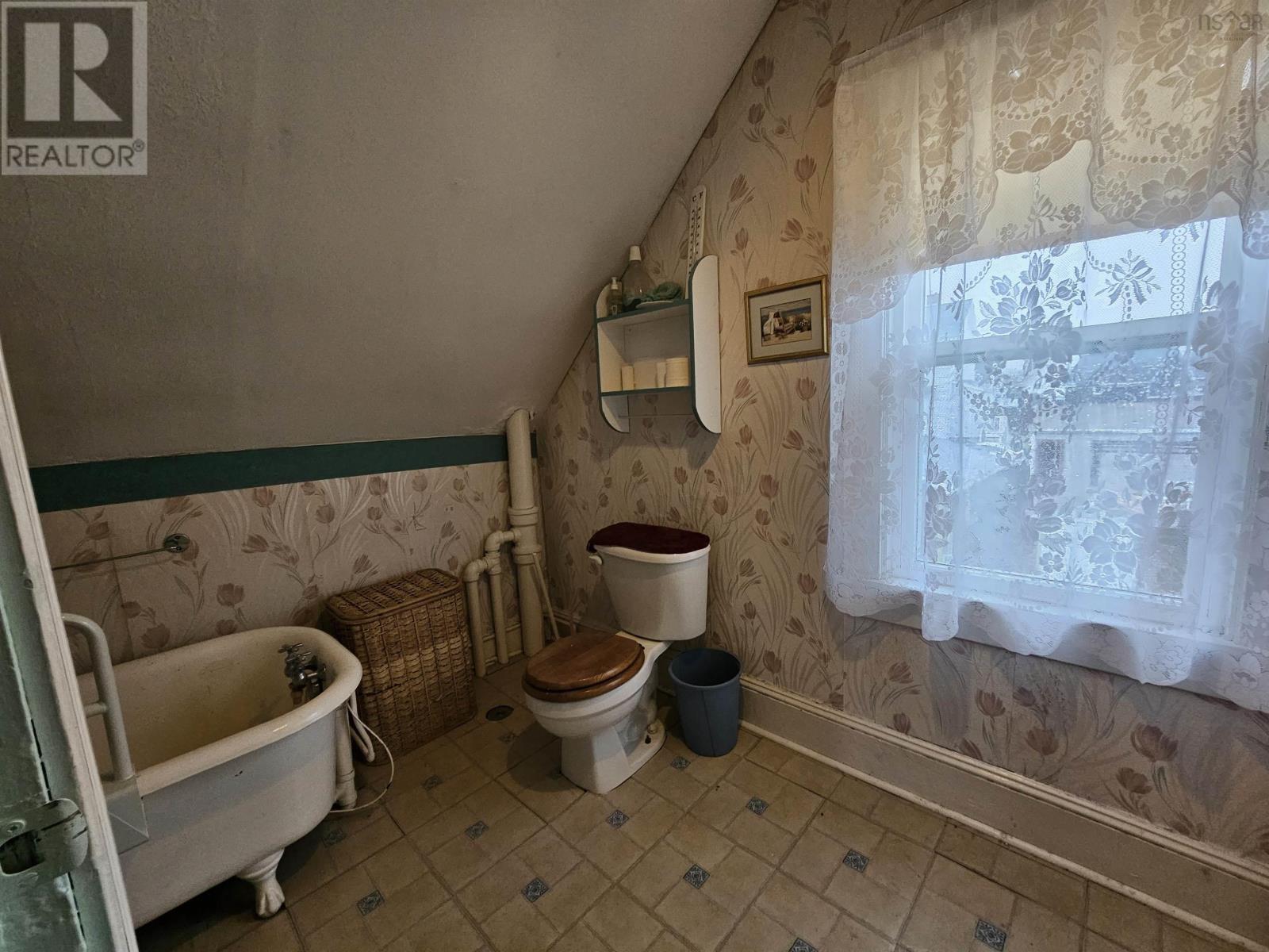 140 Willow Street, Sydney, Nova Scotia  B1P 3A4 - Photo 31 - 202610308
