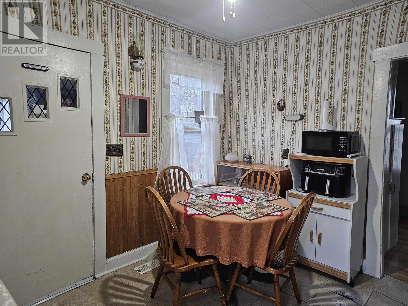 140 Willow Street, Sydney, Nova Scotia  B1P 3A4 - Photo 9 - 202610308