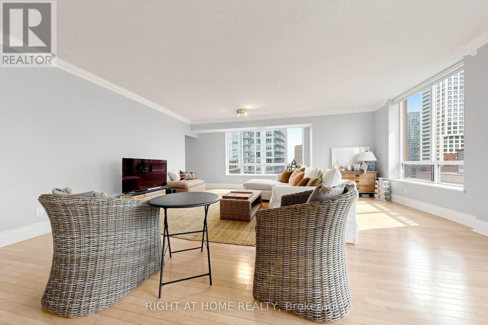 Ph4 - 123 Eglinton Avenue E, Toronto, Ontario  M4P 1J2 - Photo 16 - C13132016