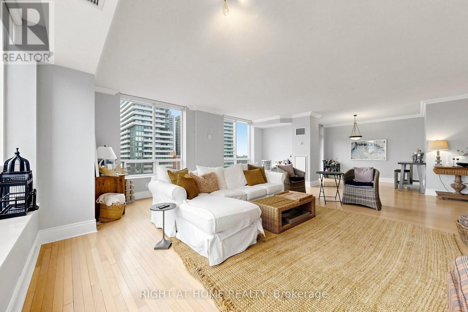 Ph4 - 123 Eglinton Avenue E, Toronto, Ontario  M4P 1J2 - Photo 17 - C13132016