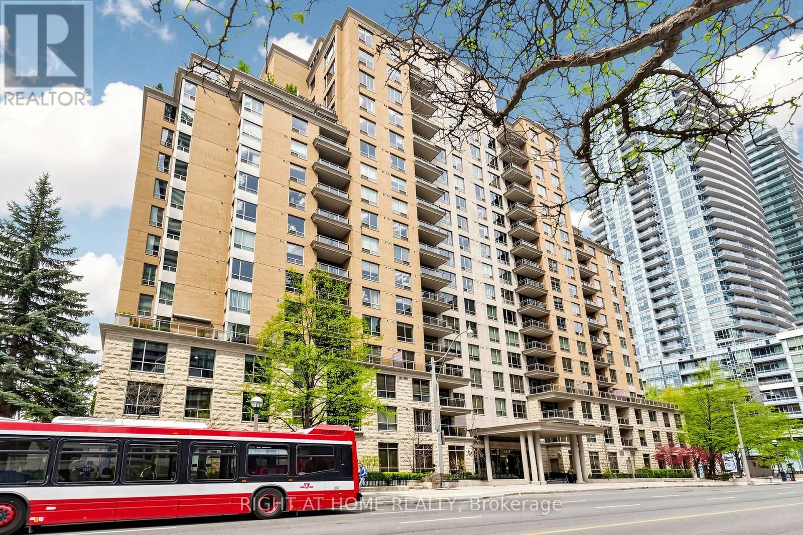 Ph4 - 123 Eglinton Avenue E, Toronto, Ontario  M4P 1J2 - Photo 2 - C13132016
