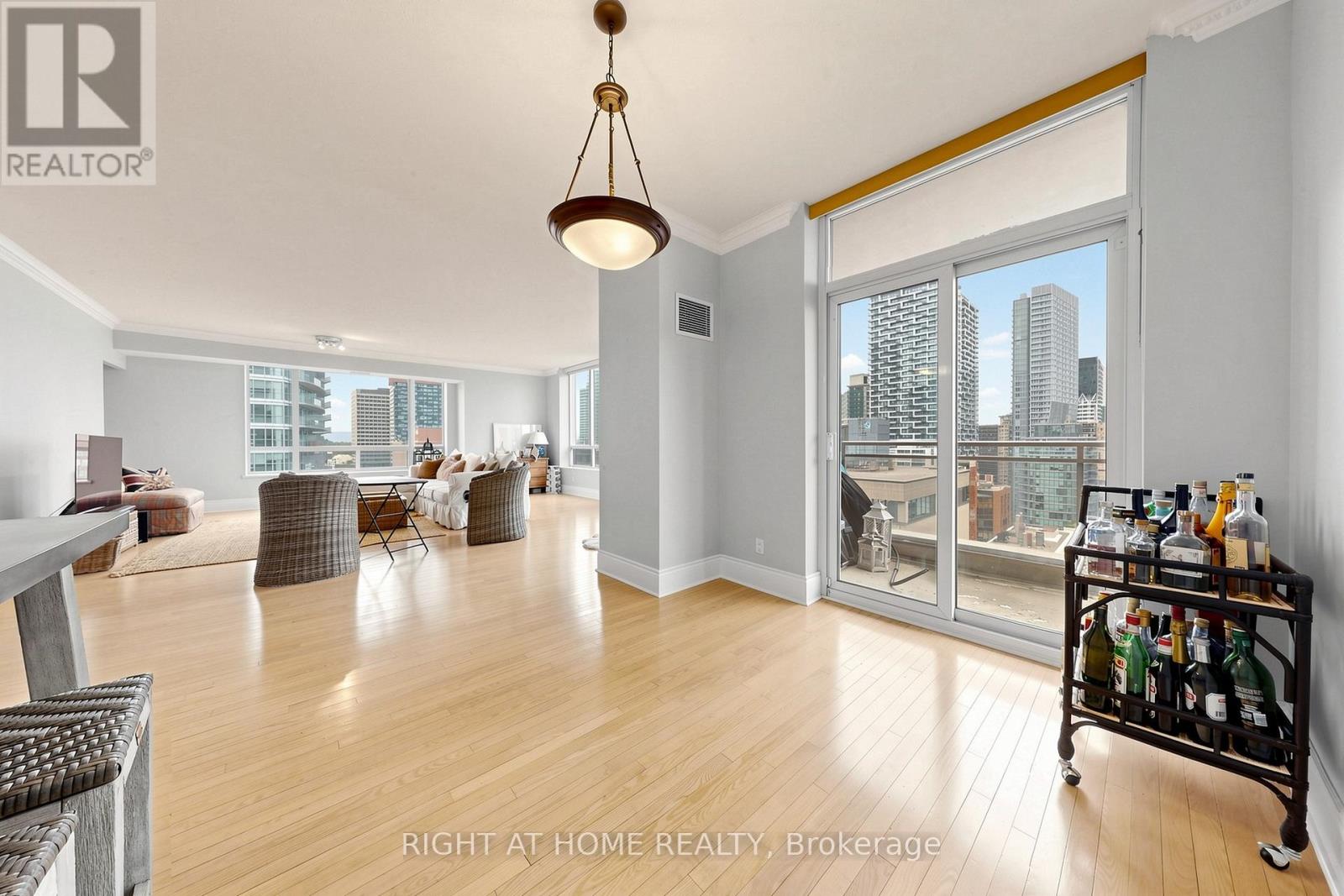Ph4 - 123 Eglinton Avenue E, Toronto, Ontario  M4P 1J2 - Photo 21 - C13132016