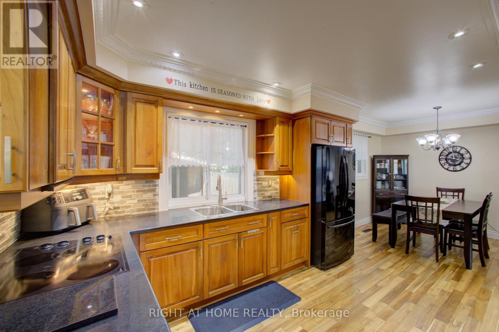 3 Newton Drive, Orangeville, Ontario  L9W 3E3 - Photo 7 - W13132028