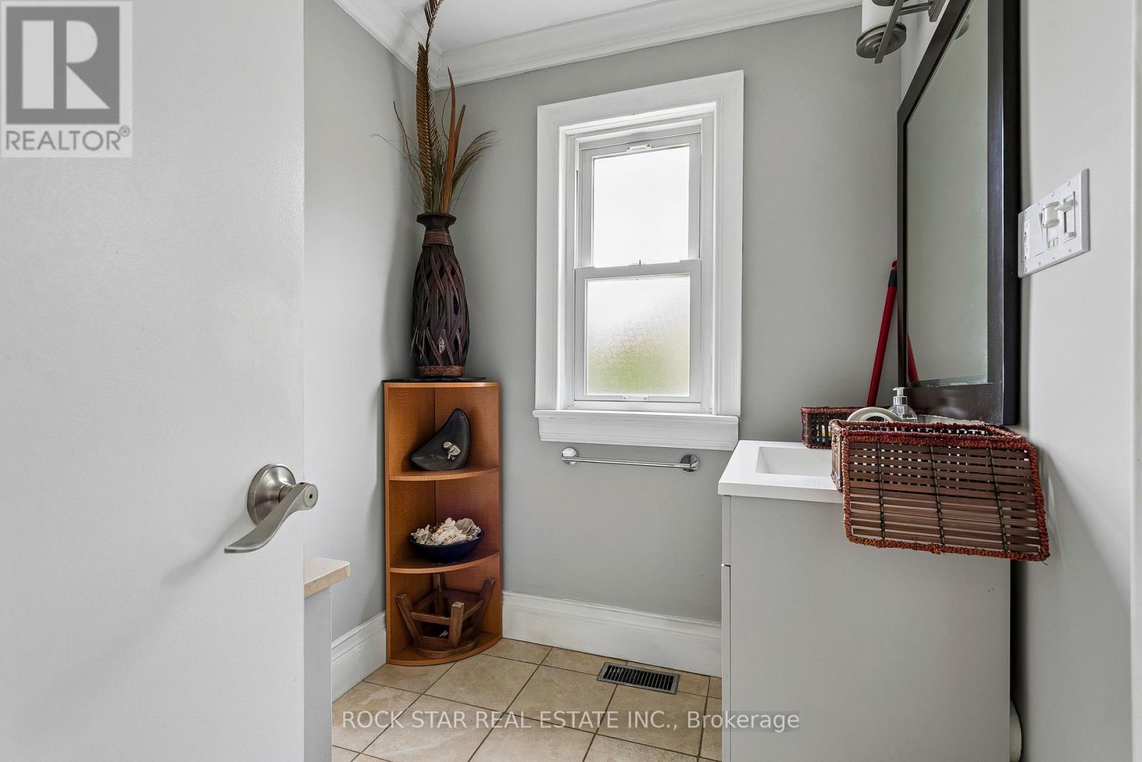379 Ontario Street S, Milton, Ontario  L9T 2N2 - Photo 8 - W13132048