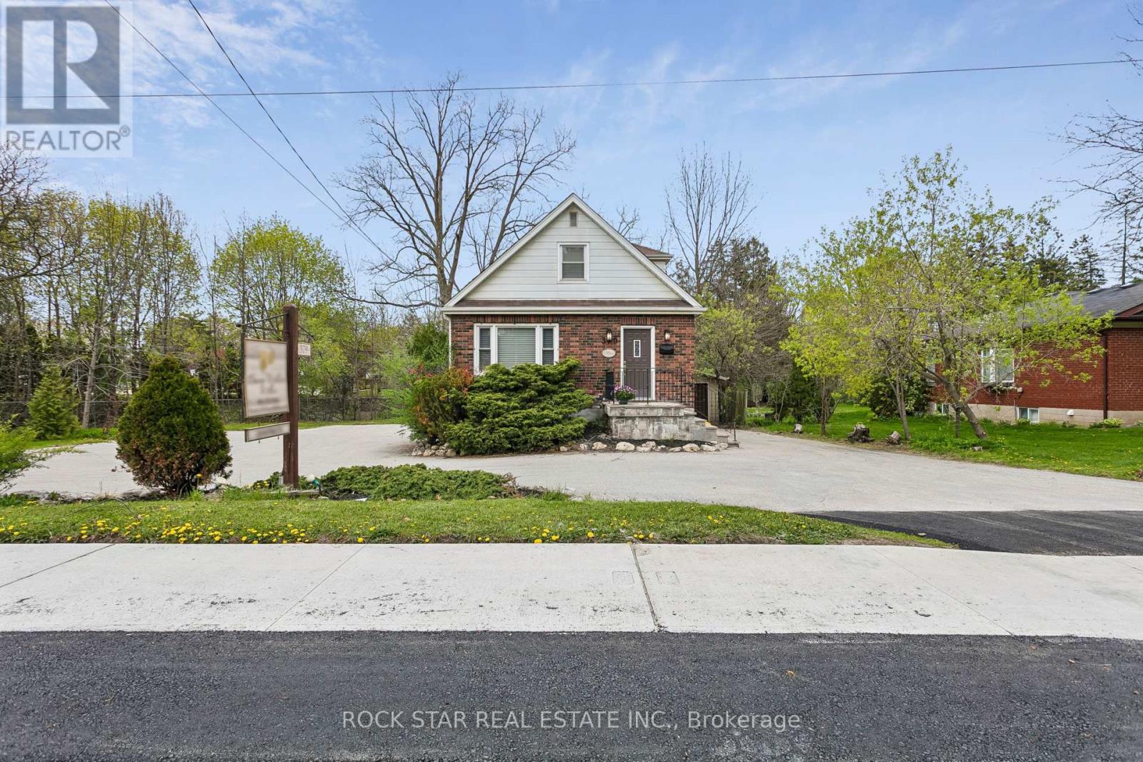 379 ONTARIO STREET S, Milton, Ontario