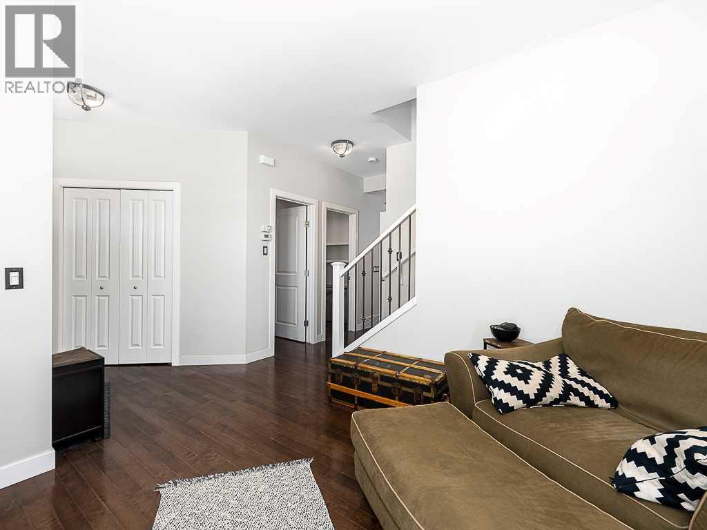 608 Evansborough Way NW, Calgary, Alberta  T3P 0M2 - Photo 6 - A2305739
