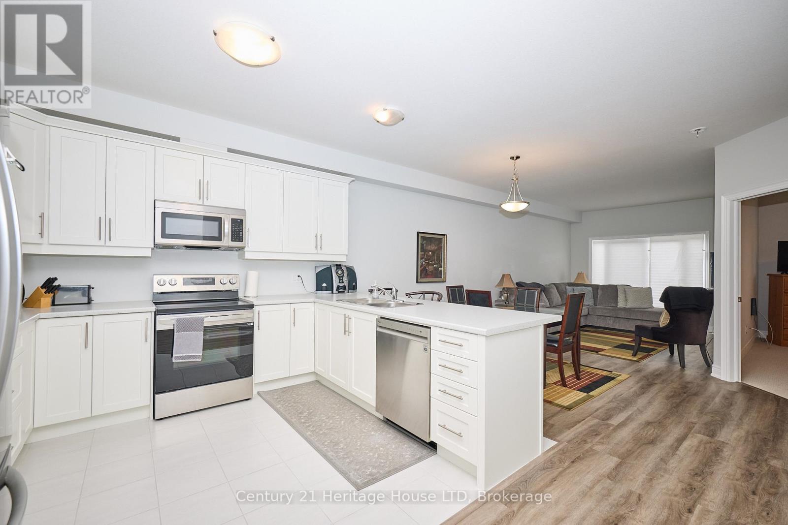 427 Williams Crescent, Fort Erie, Ontario  L2A 4P6 - Photo 3 - X12681838
