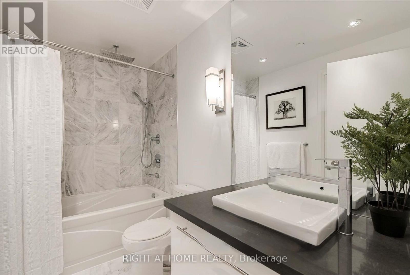 228 - 399 Spring Garden, Toronto, Ontario  M2N 3H6 - Photo 2 - C13132190