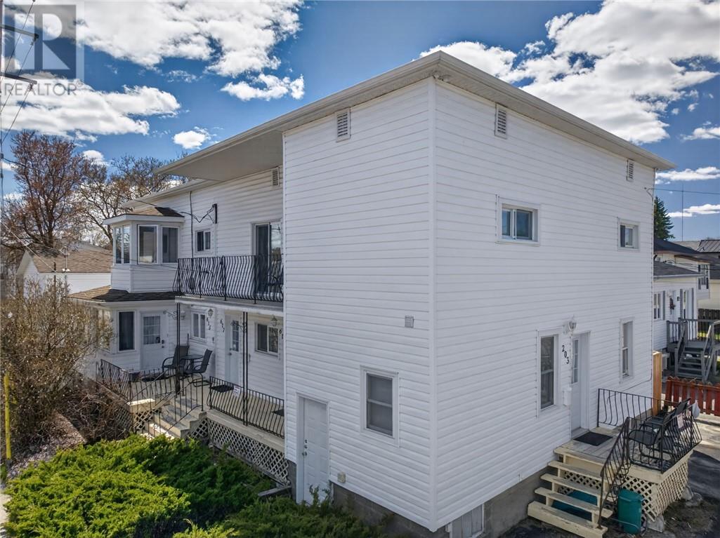 611-619 Laforest Avenue, Sudbury, Ontario  P3C 5J9 - Photo 2 - 2127737