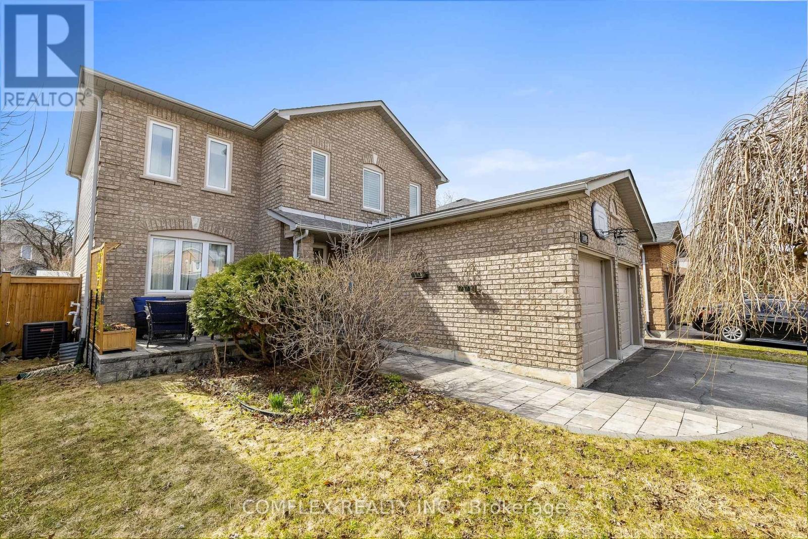 1045 BEAVER VALLEY CRESCENT E, Oshawa, Ontario
