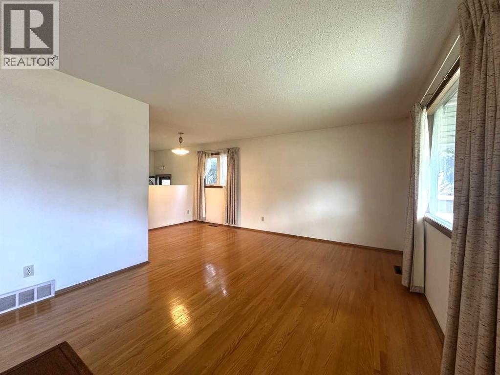 1628 Rouleau Crescent Se, Calgary, Alberta  T2A 1Y9 - Photo 6 - A2311517