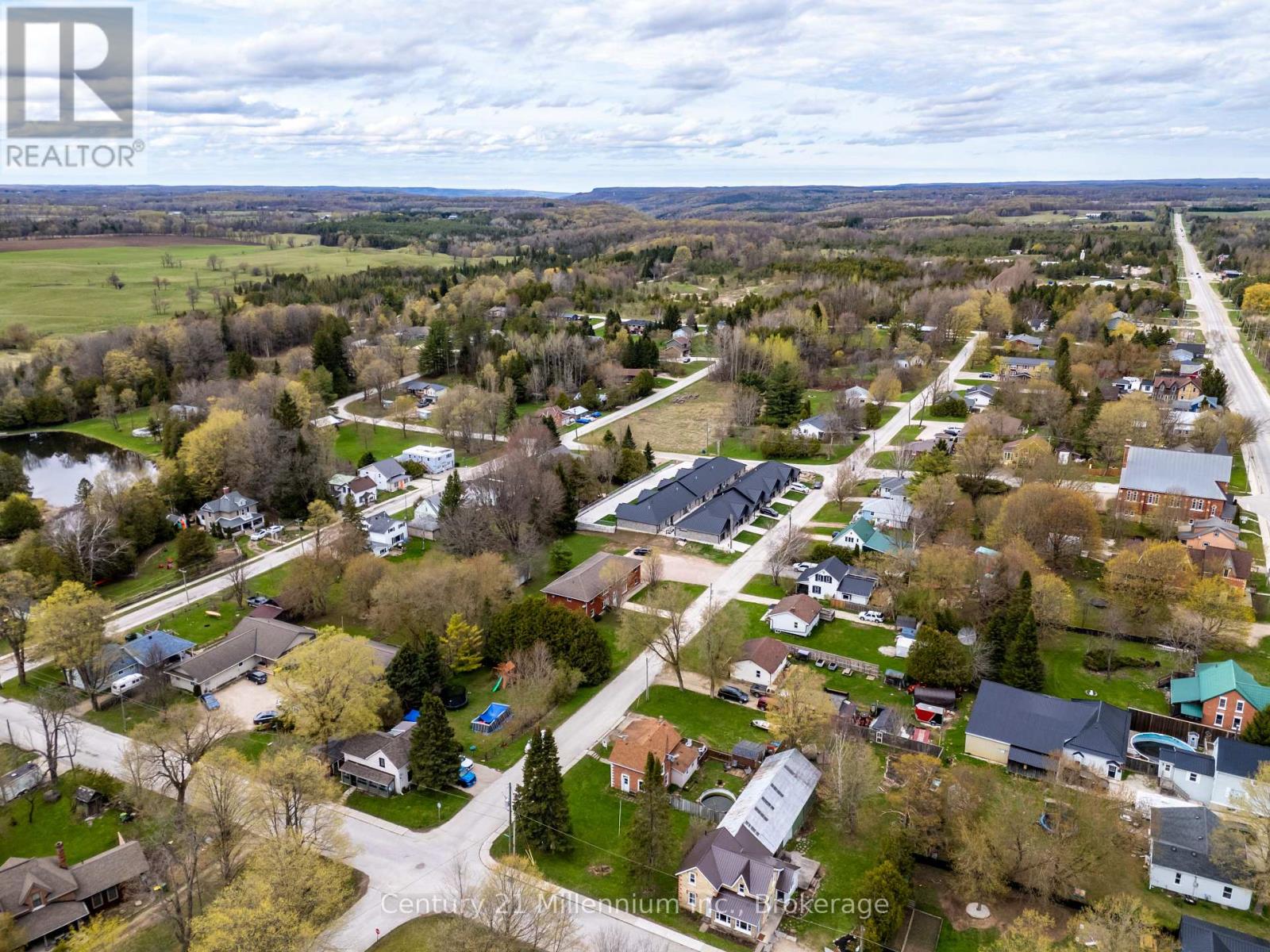 15 Ellen Street, Grey Highlands, Ontario  N0C 1E0 - Photo 27 - X12853390