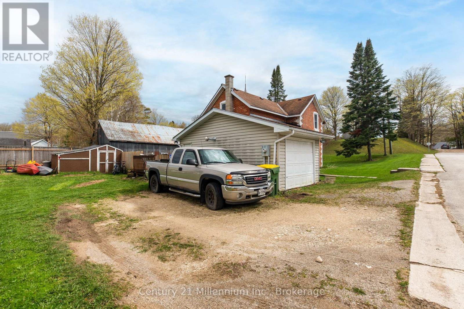 15 Ellen Street, Grey Highlands, Ontario  N0C 1E0 - Photo 6 - X12853390