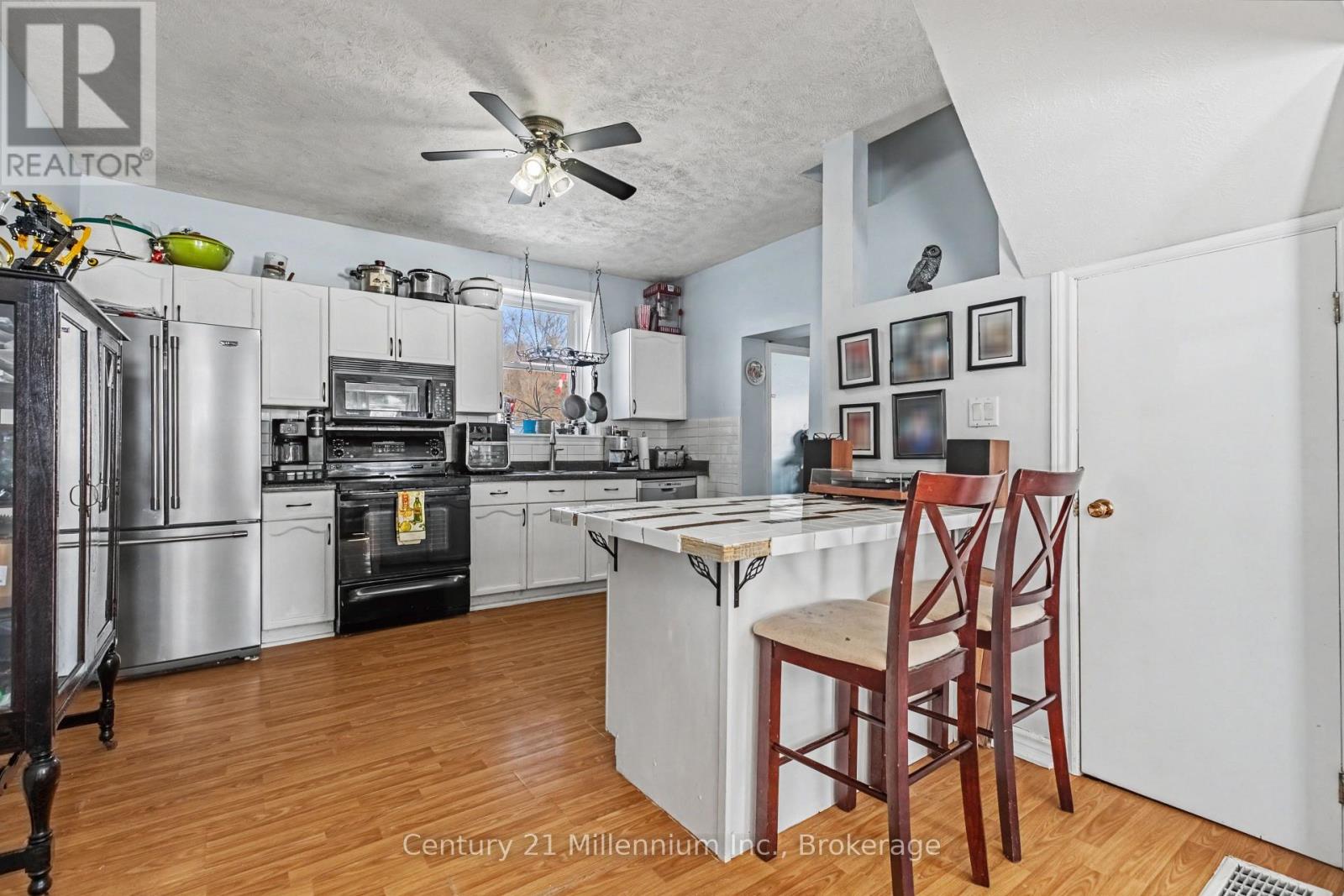 15 Ellen Street, Grey Highlands, Ontario  N0C 1E0 - Photo 7 - X12853390