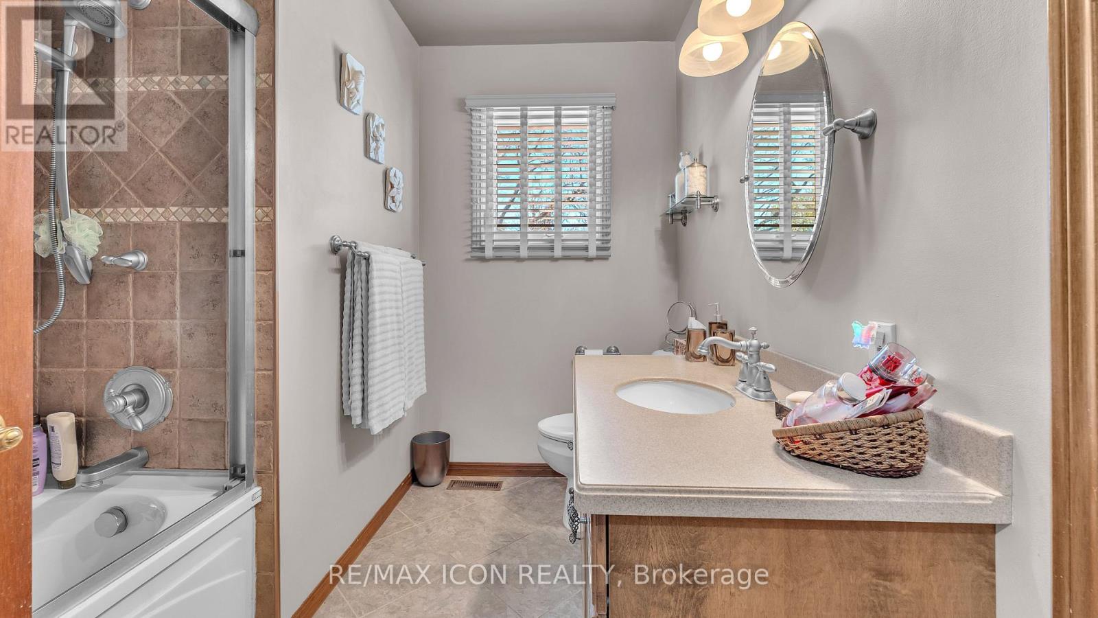 267 Victoria Street N, North Middlesex, Ontario  N0M 2K0 - Photo 6 - X13132256