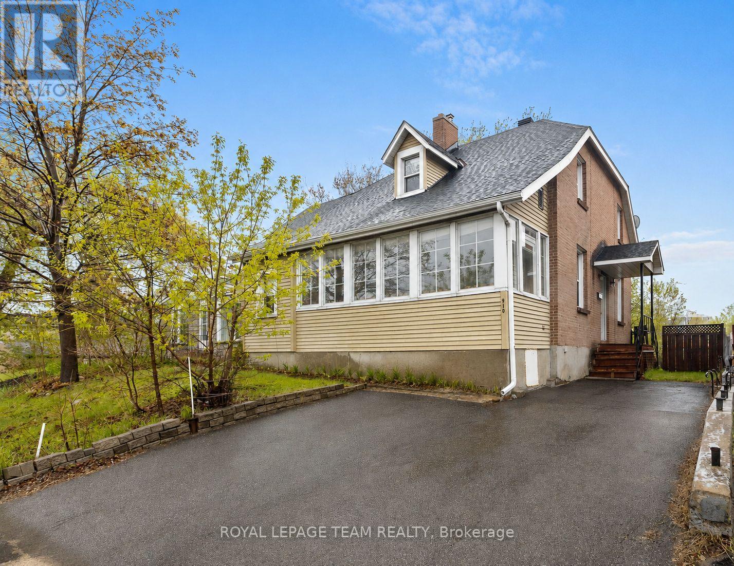 910 PINECREST ROAD, Ottawa, Ontario