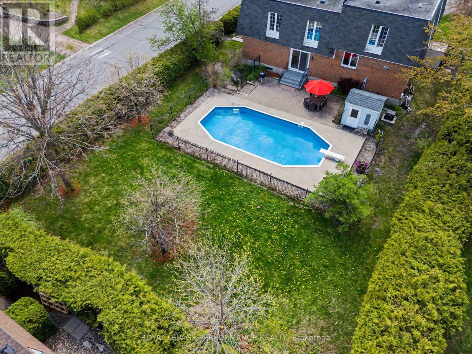 26 Delong Drive, Ottawa, Ontario  K1J 8H4 - Photo 2 - X13132416