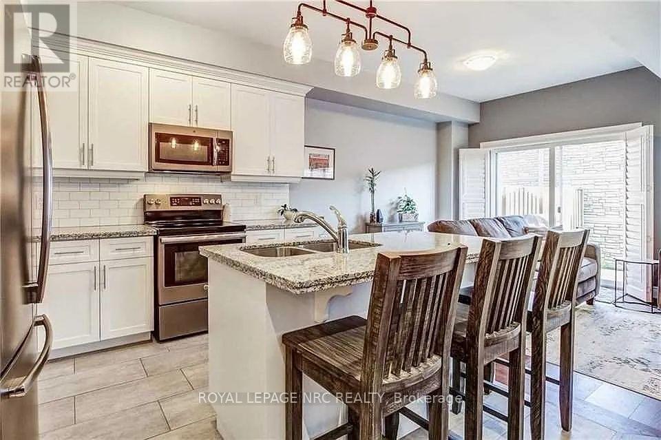 14 - 98 Shoreview Place W, Hamilton, Ontario  L8E 0J4 - Photo 2 - X13132288