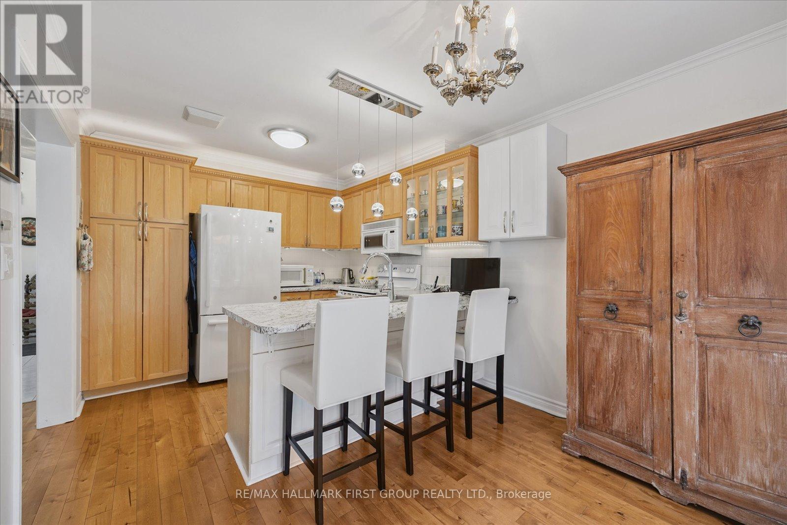 412 Athol Street, Whitby, Ontario  L1N 3Z6 - Photo 12 - E13132280