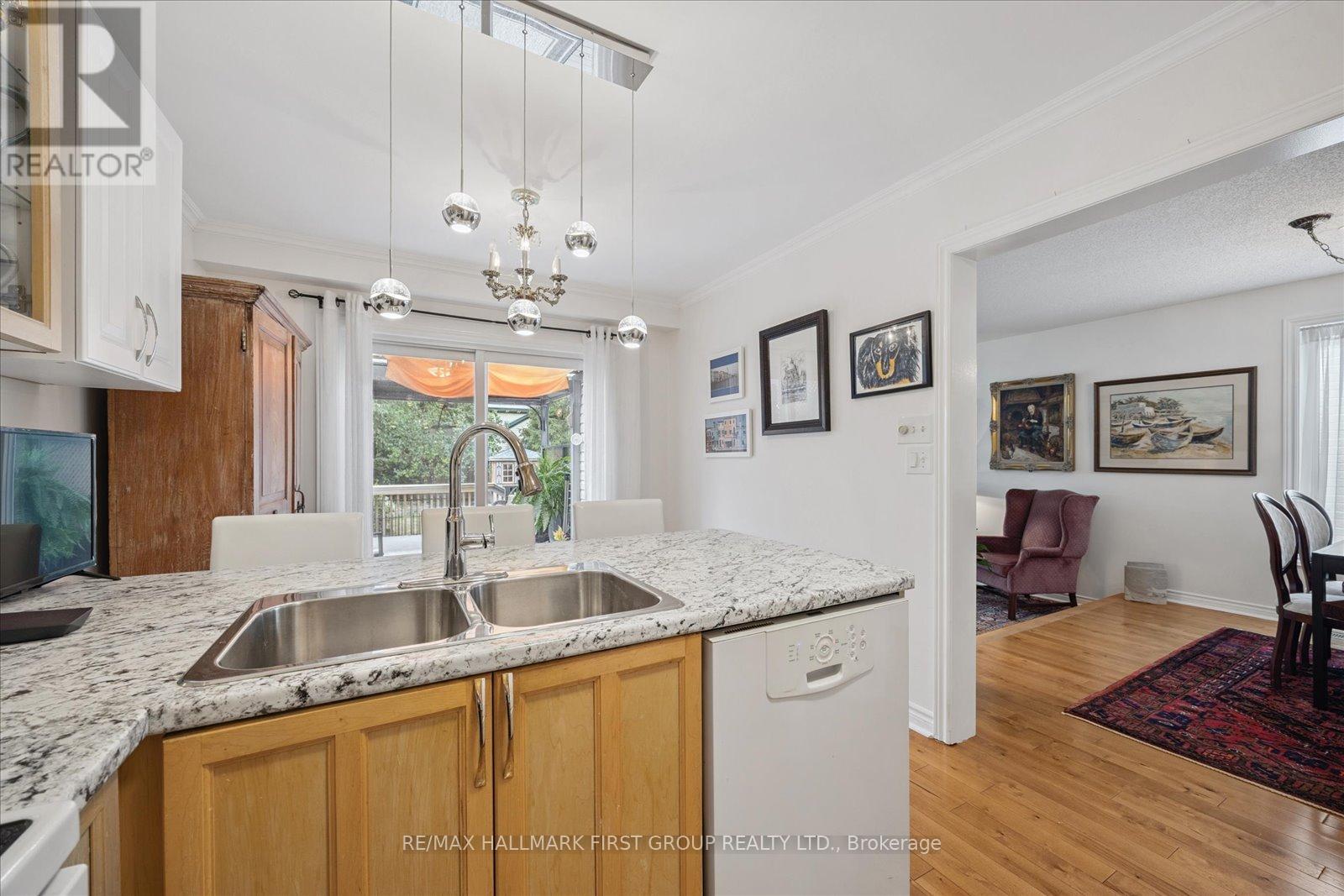 412 Athol Street, Whitby, Ontario  L1N 3Z6 - Photo 15 - E13132280