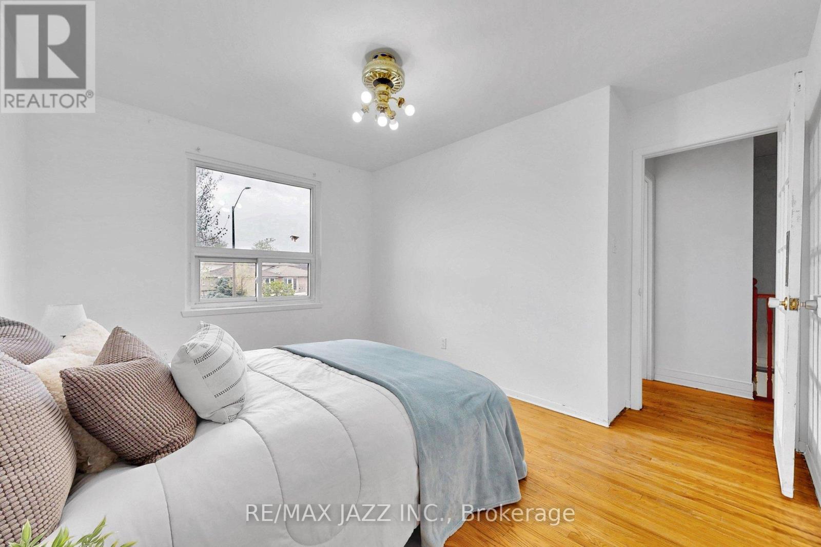 1947 Bonnymede Drive, Mississauga, Ontario  L5J 1E4 - Photo 20 - W13132292