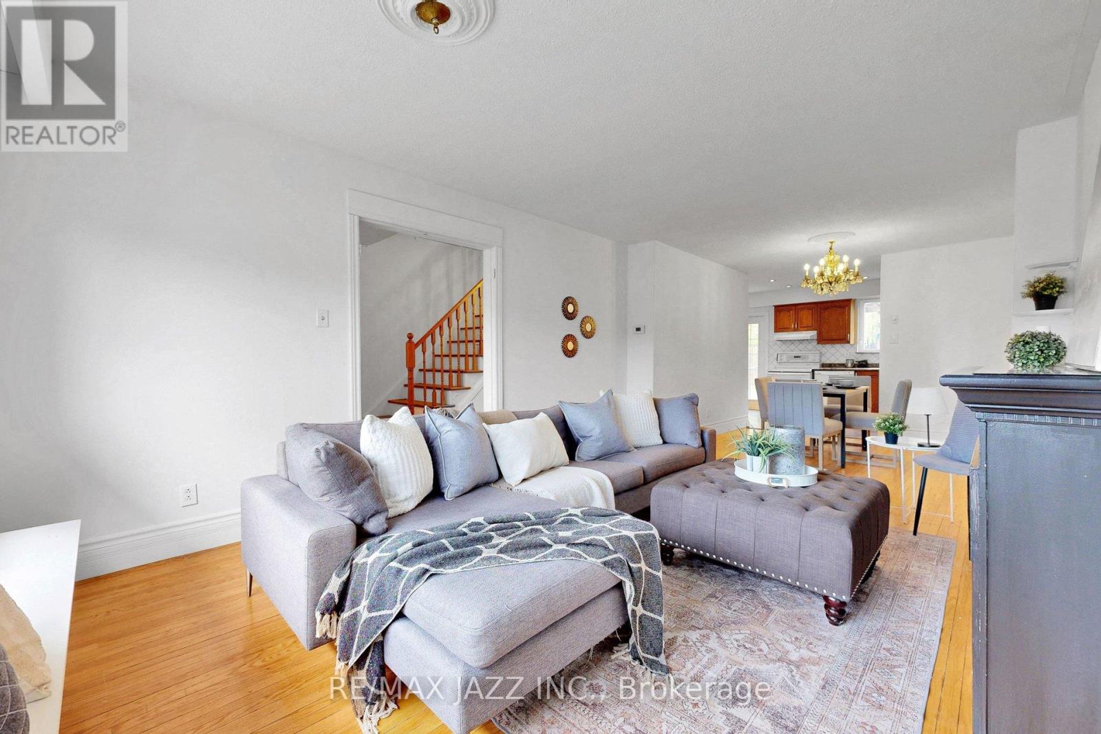 1947 Bonnymede Drive, Mississauga, Ontario  L5J 1E4 - Photo 5 - W13132292