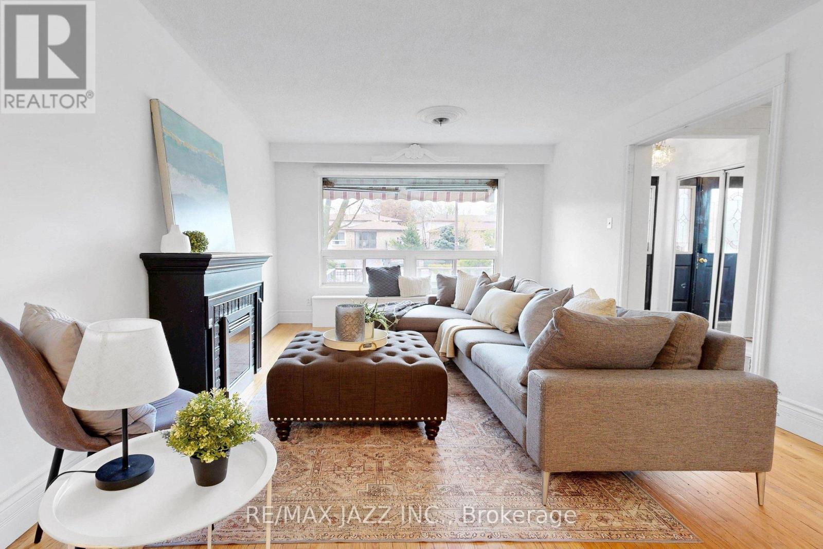 1947 Bonnymede Drive, Mississauga, Ontario  L5J 1E4 - Photo 6 - W13132292
