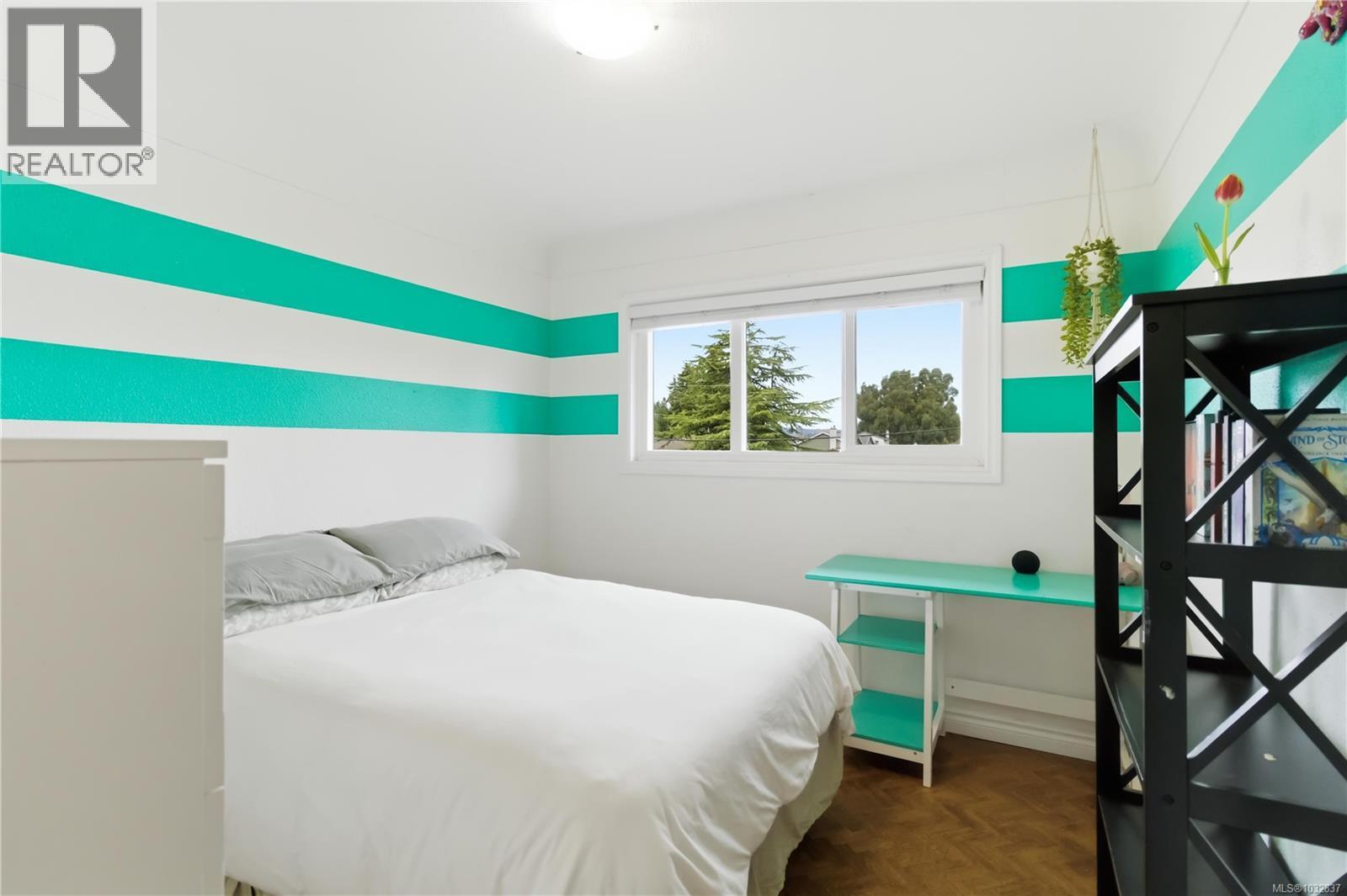 751 Cameo St, Saanich, British Columbia  V8X 3R9 - Photo 16 - 1032837