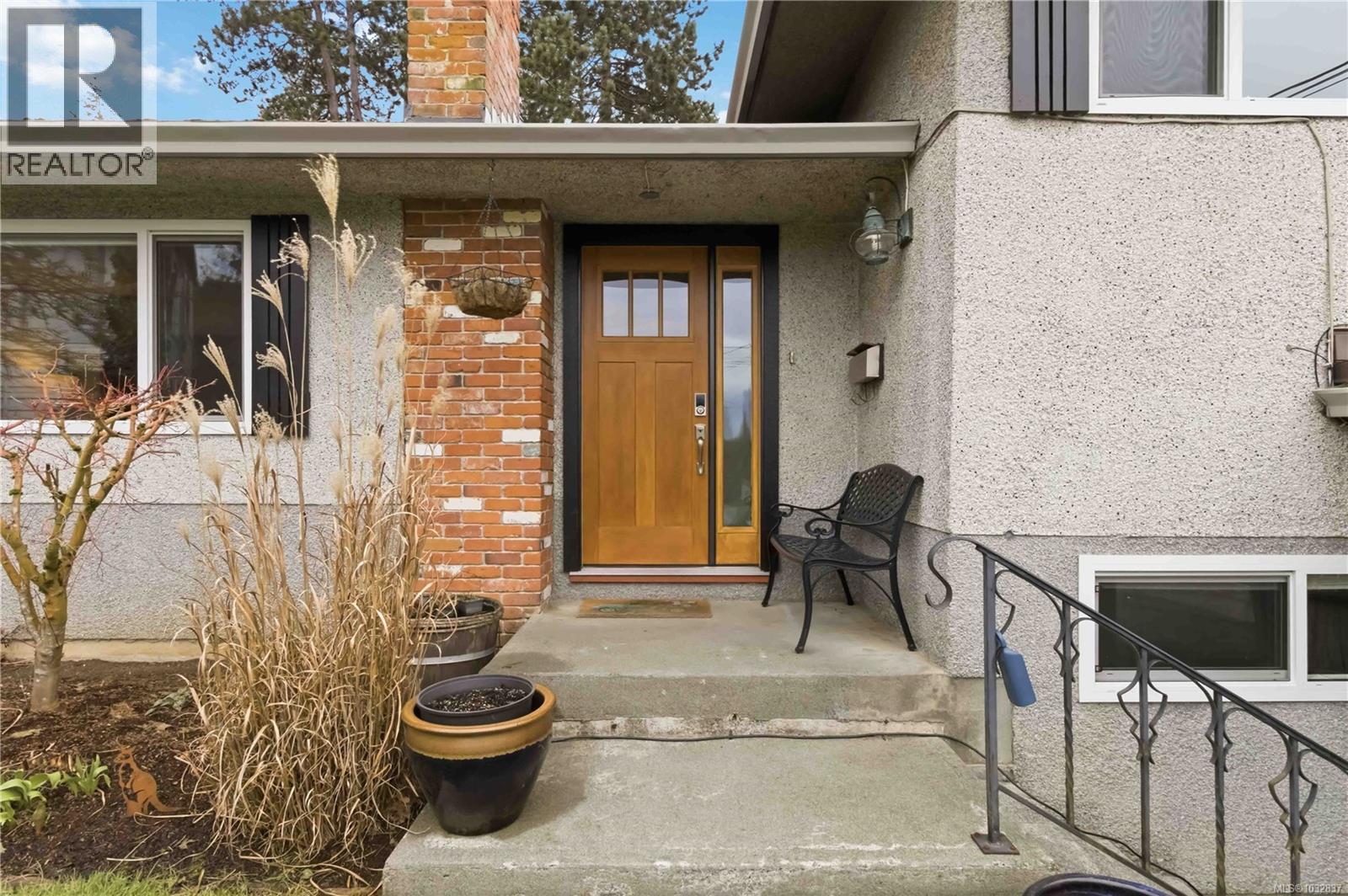 751 Cameo St, Saanich, British Columbia  V8X 3R9 - Photo 28 - 1032837