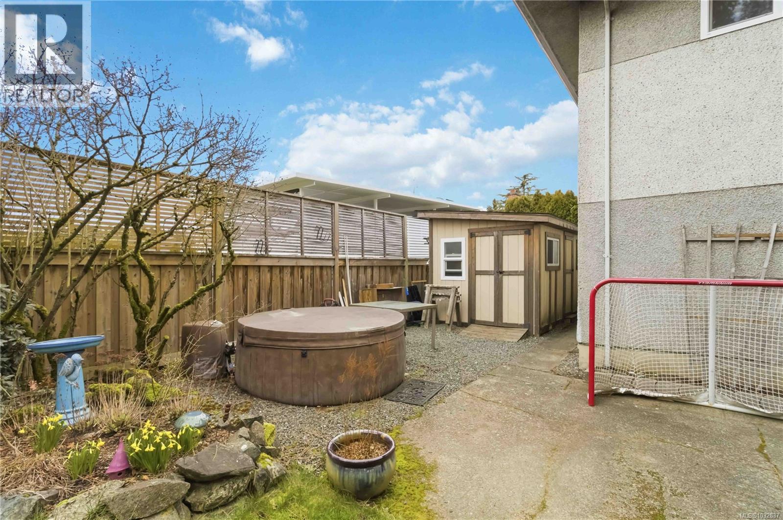 751 Cameo St, Saanich, British Columbia  V8X 3R9 - Photo 27 - 1032837