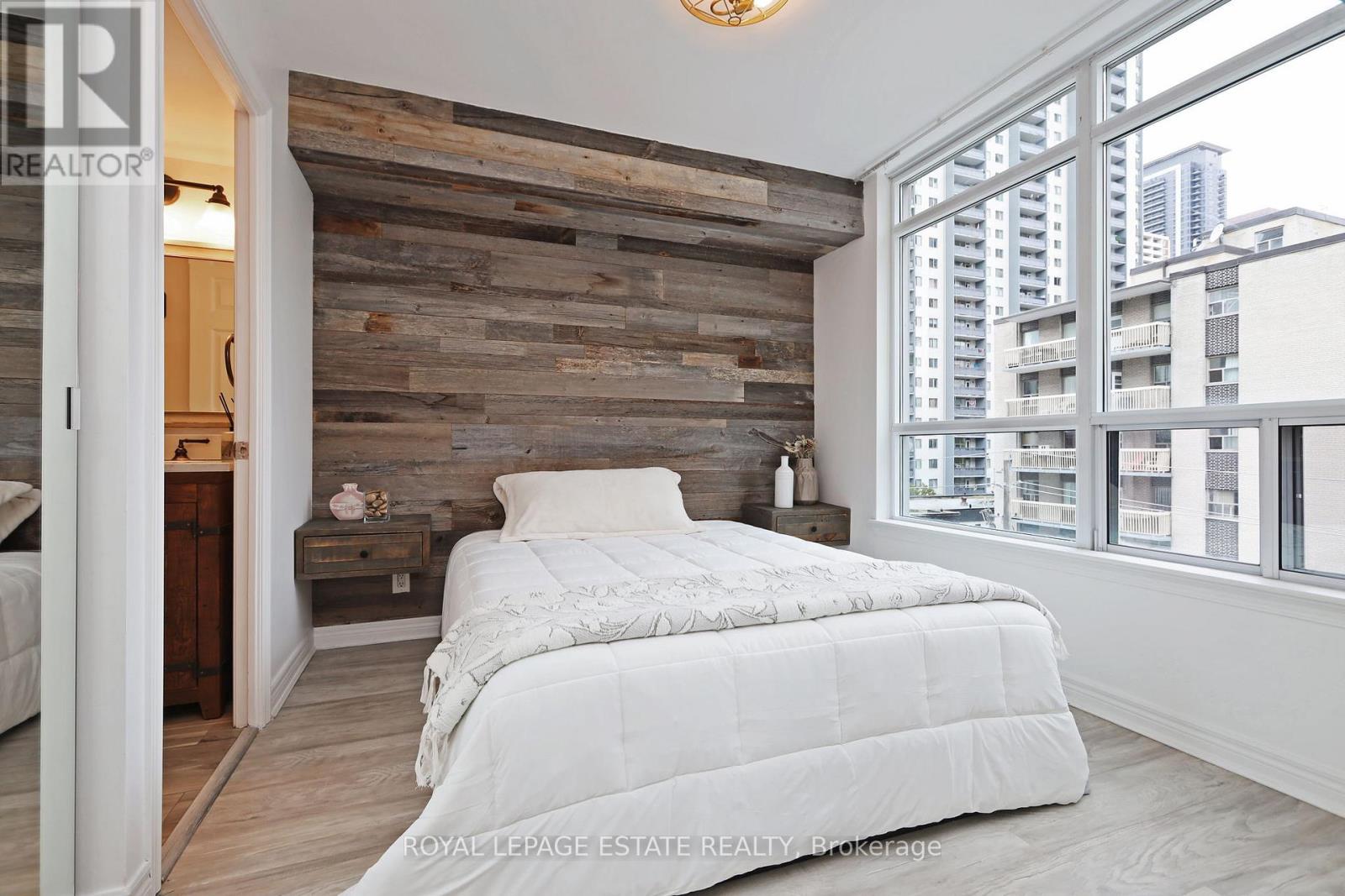 512 - 225 Wellesley Street E, Toronto, Ontario  M4X 1X8 - Photo 14 - C13132274