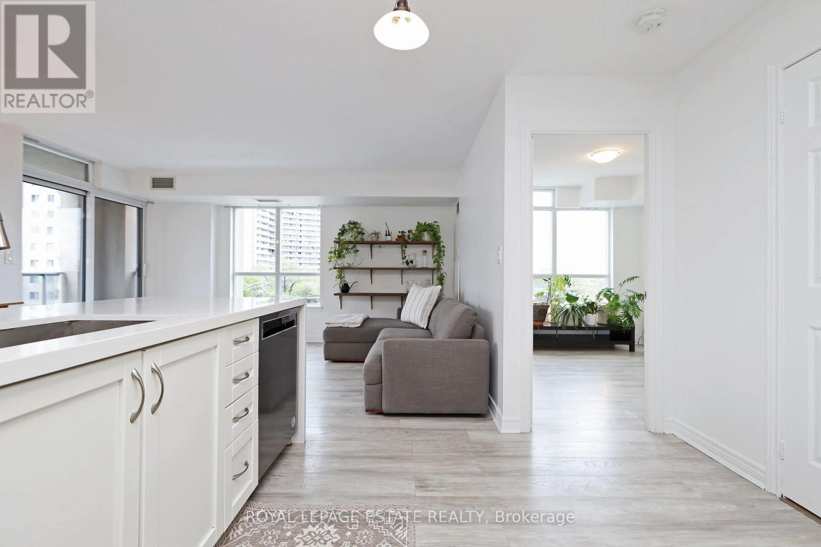 512 - 225 Wellesley Street E, Toronto, Ontario  M4X 1X8 - Photo 3 - C13132274