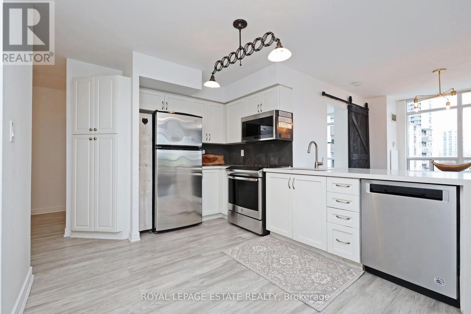 512 - 225 Wellesley Street E, Toronto, Ontario  M4X 1X8 - Photo 6 - C13132274