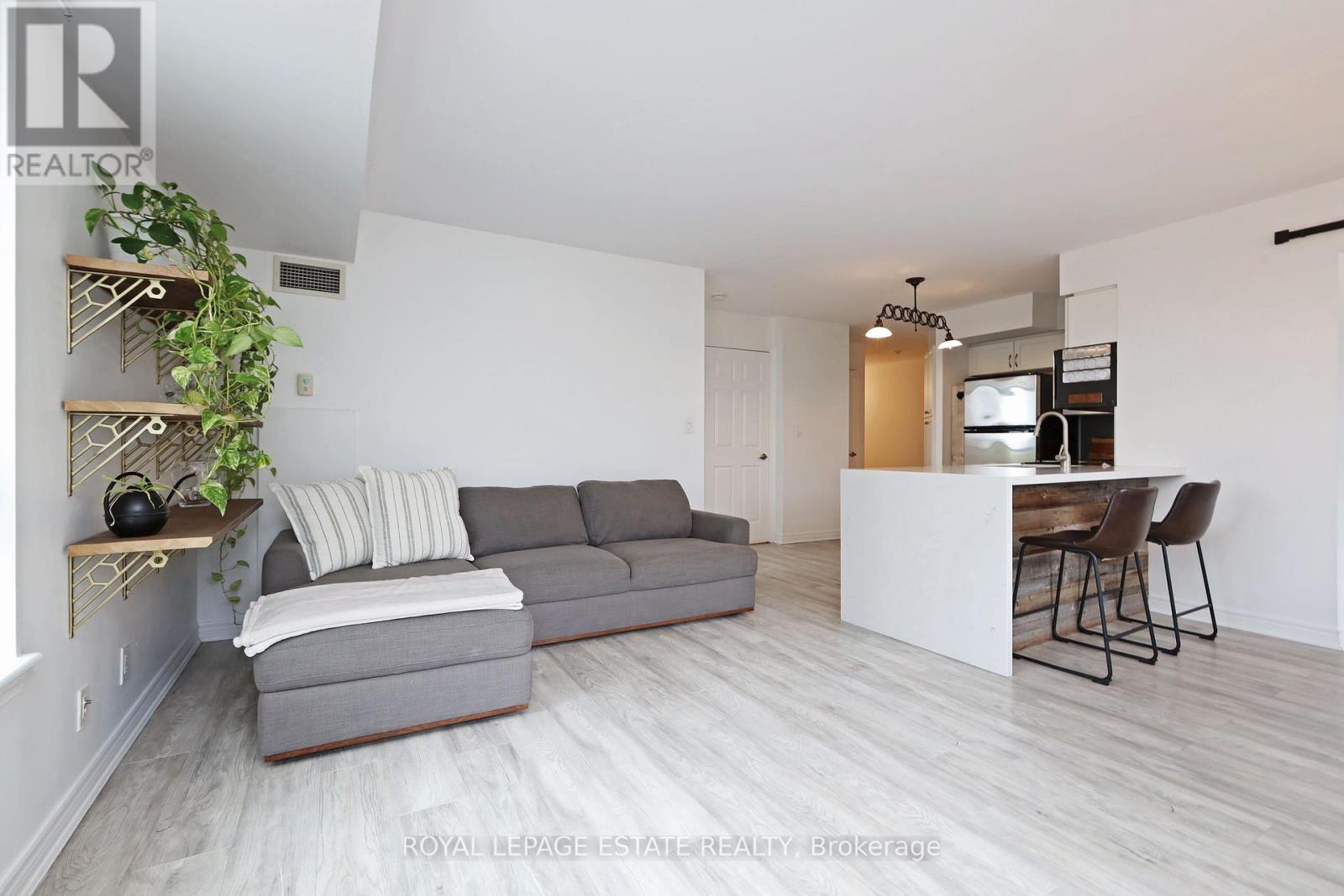 512 - 225 Wellesley Street E, Toronto, Ontario  M4X 1X8 - Photo 9 - C13132274