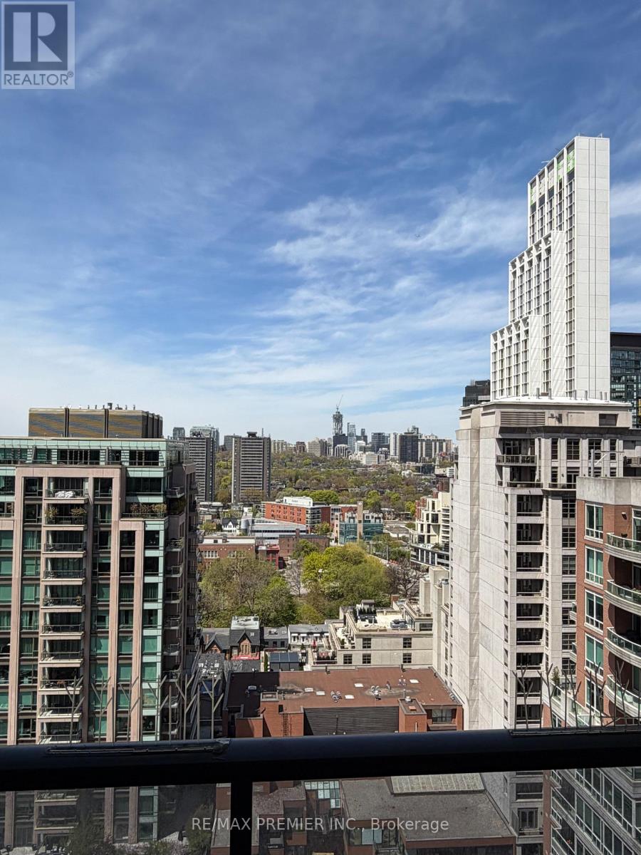 1905 - 88 Cumberland Street, Toronto, Ontario  M5R 1A3 - Photo 3 - C13132286
