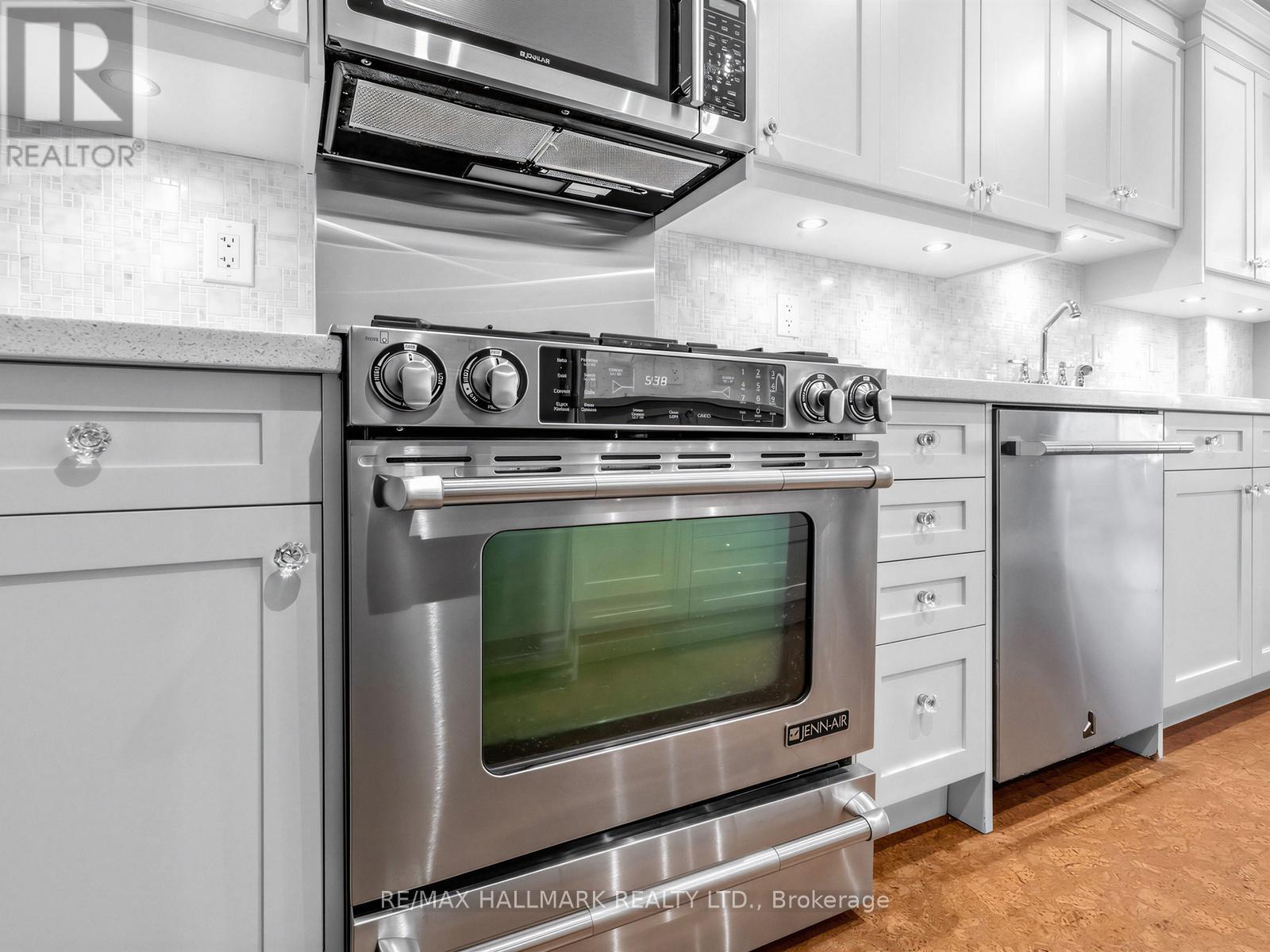342 Brookdale Avenue, Toronto, Ontario  M5M 1P8 - Photo 18 - C13132296