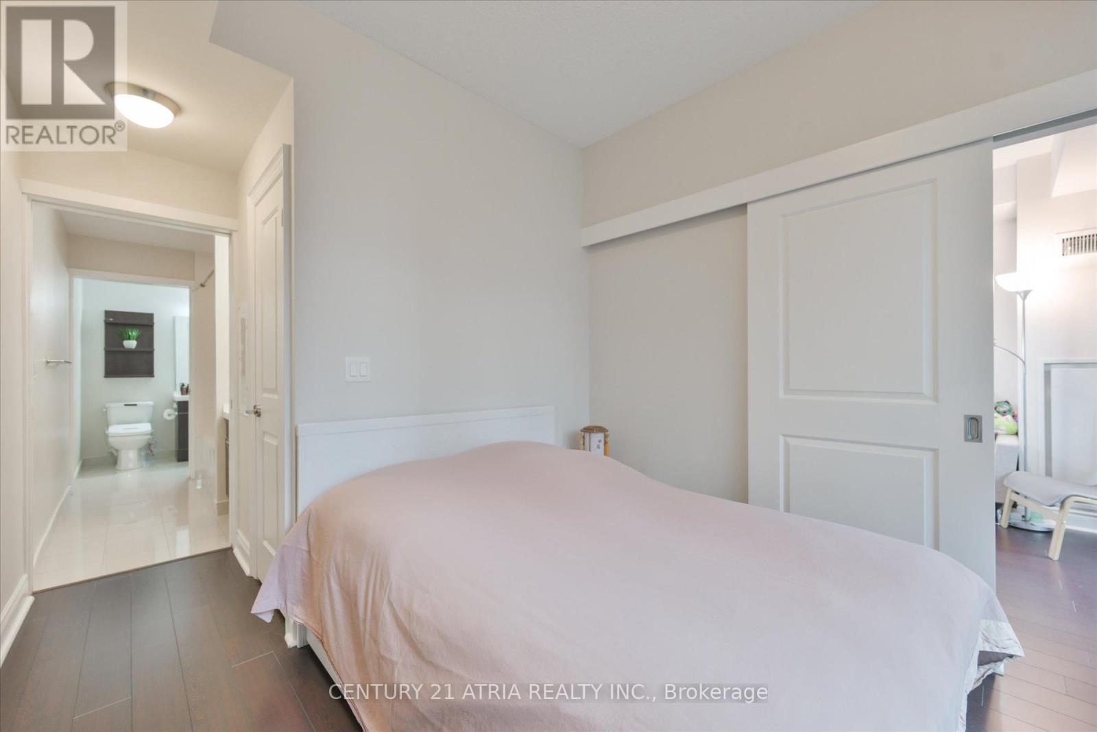 1907 - 28 Ted Rogers Way, Toronto, Ontario  M4Y 2J4 - Photo 17 - C13132308