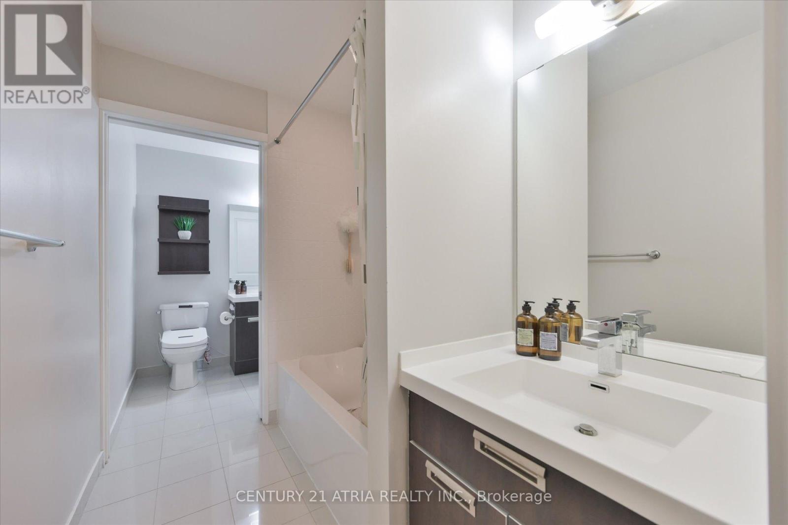 1907 - 28 Ted Rogers Way, Toronto, Ontario  M4Y 2J4 - Photo 18 - C13132308