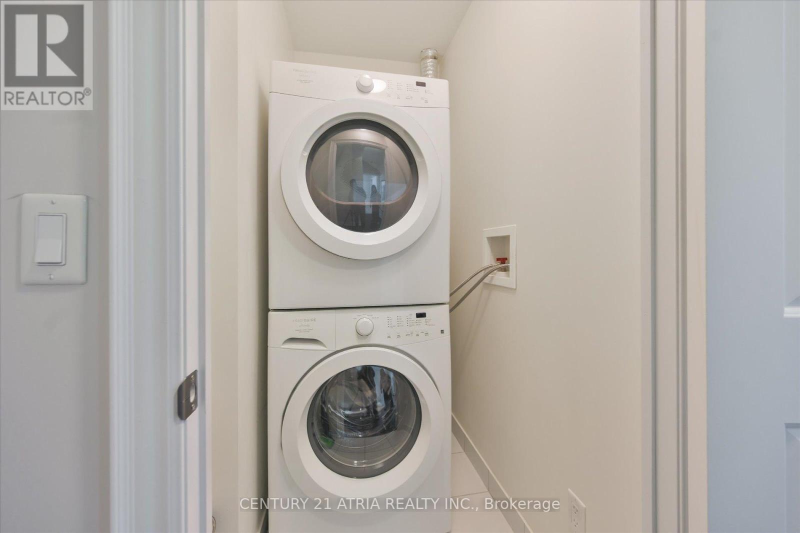 1907 - 28 Ted Rogers Way, Toronto, Ontario  M4Y 2J4 - Photo 22 - C13132308
