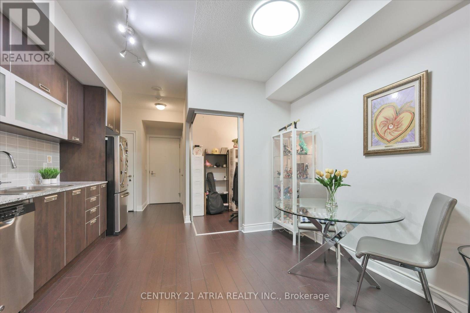 1907 - 28 Ted Rogers Way, Toronto, Ontario  M4Y 2J4 - Photo 6 - C13132308