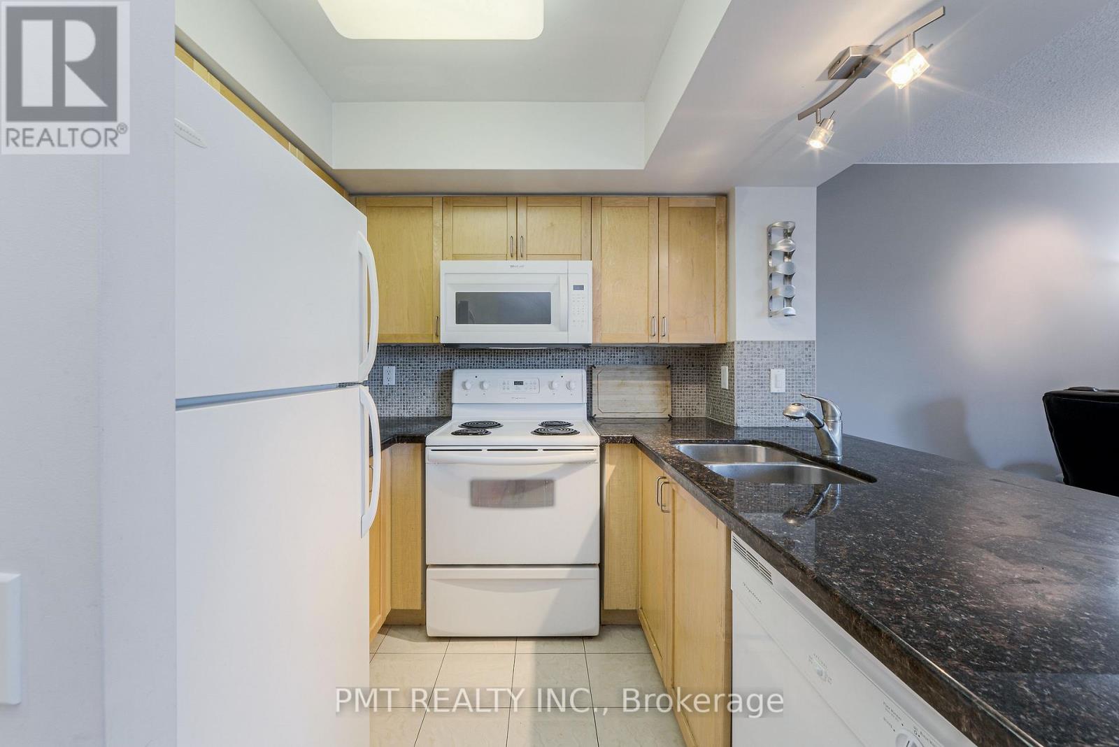 303 - 28 Harrison Garden Boulevard, Toronto, Ontario M2N 7B5 - Photo 5 - C13132366
