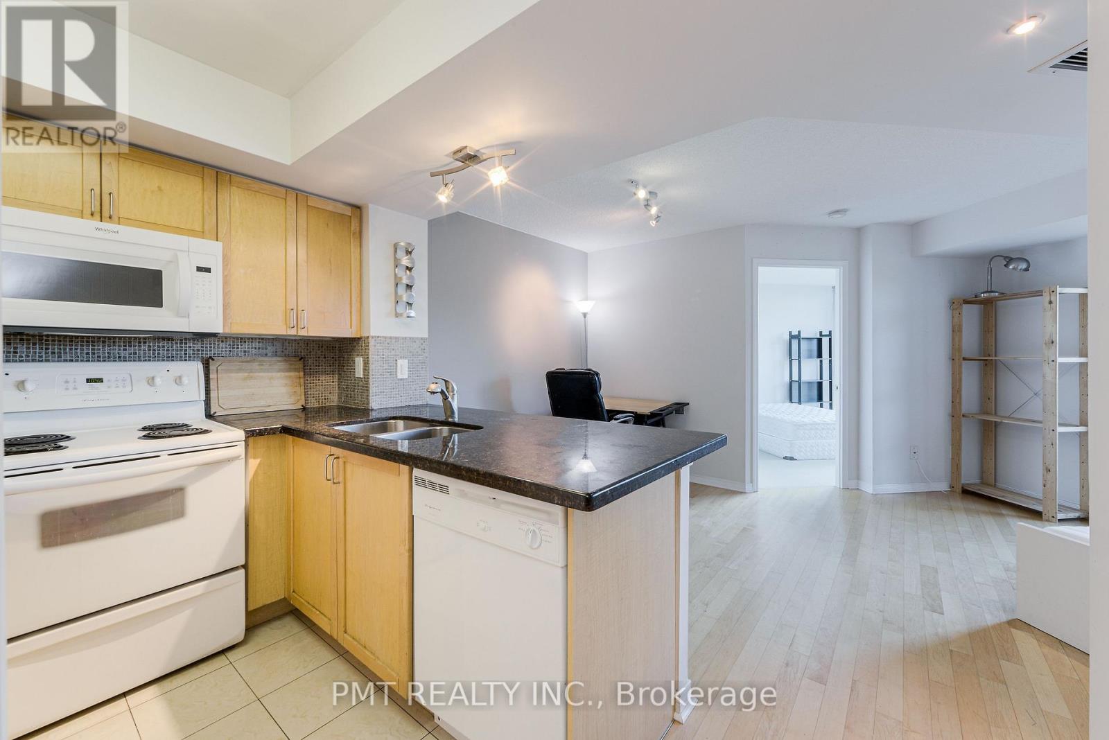 303 - 28 Harrison Garden Boulevard, Toronto, Ontario M2N 7B5 - Photo 6 - C13132366