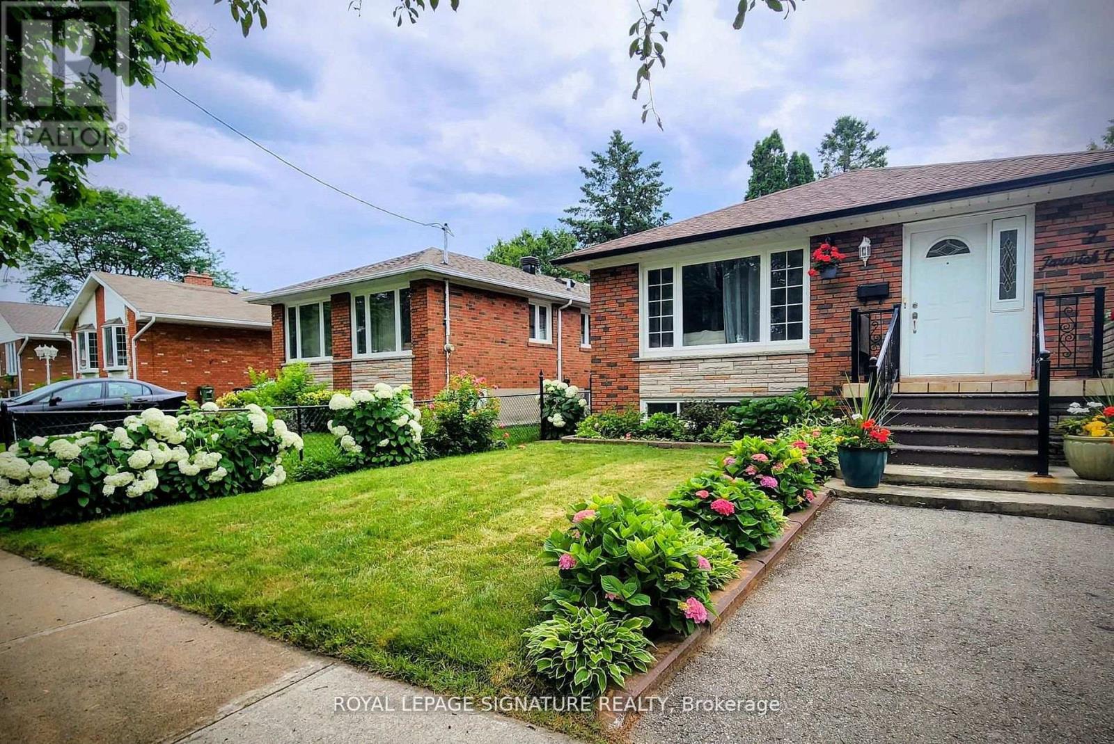 7 JARWICK DRIVE, Toronto, Ontario