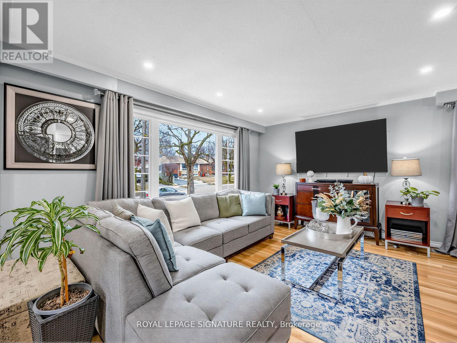 7 Jarwick Drive, Toronto, Ontario  M1H 2H1 - Photo 11 - E13132348