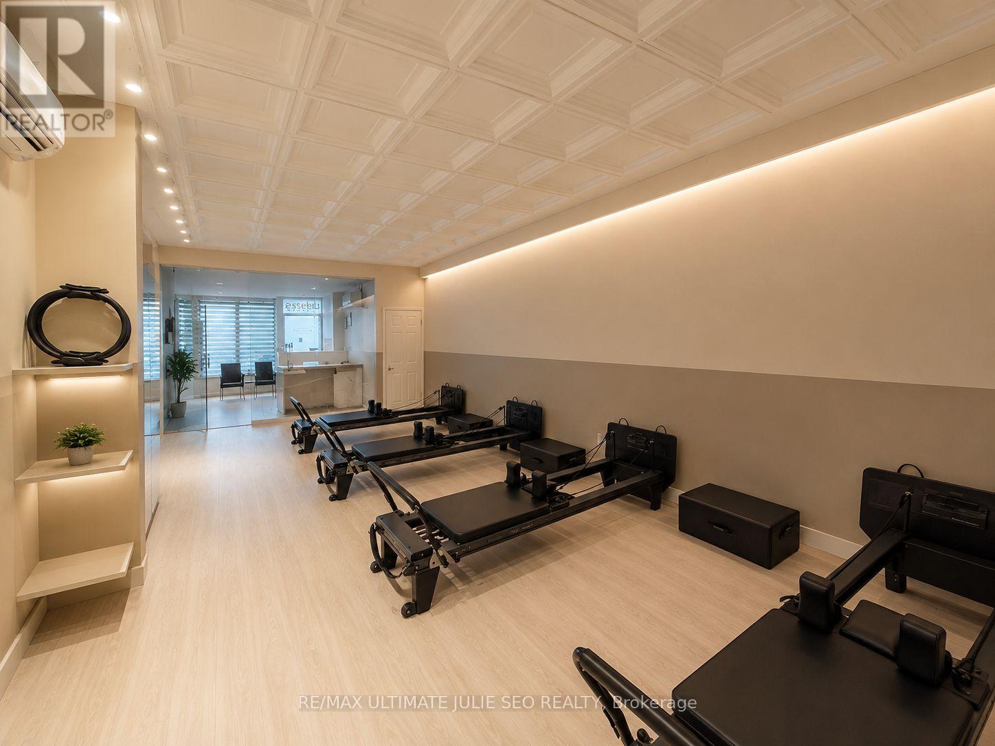 3223 Yonge Street, Toronto, Ontario  M4N 2L3 - Photo 2 - C13120568