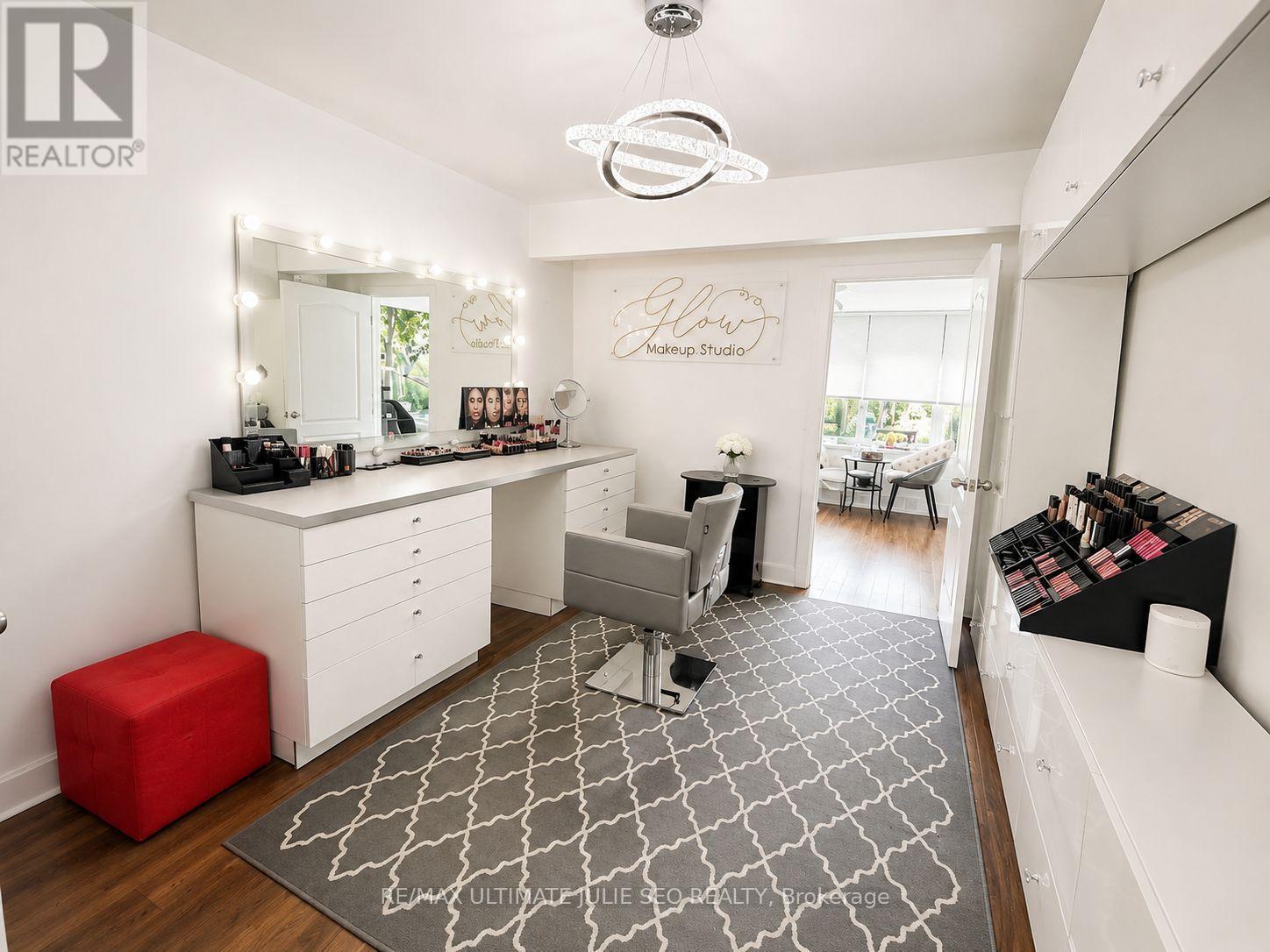 3223 Yonge Street, Toronto, Ontario  M4N 2L3 - Photo 11 - C13120568