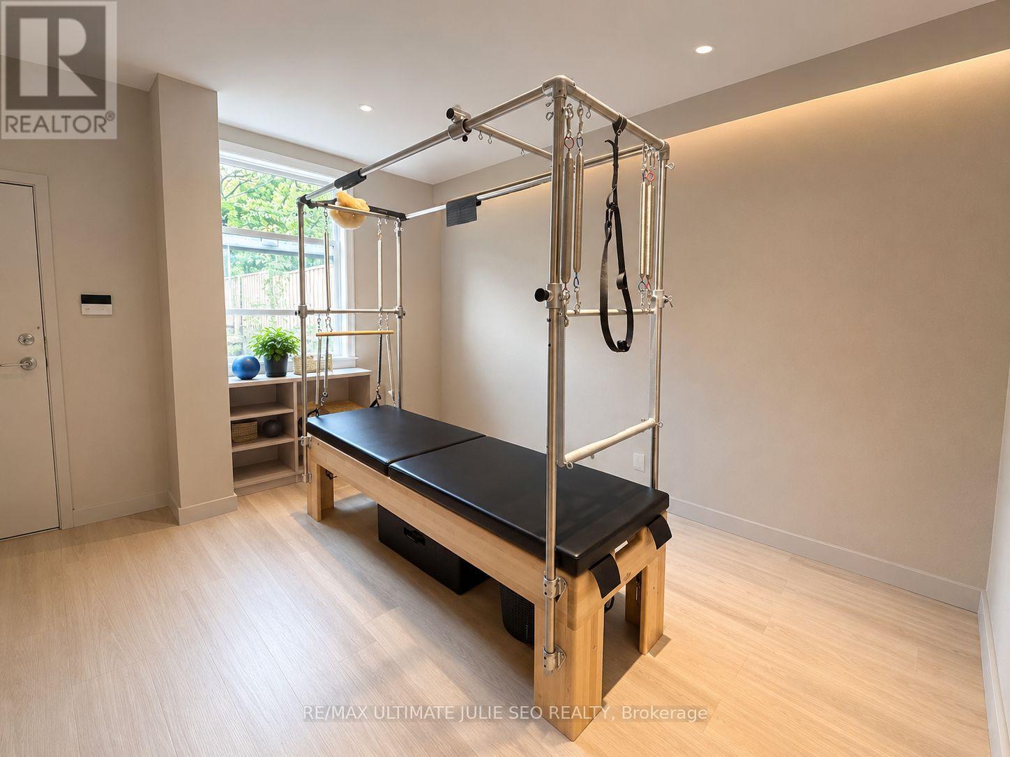 3223 Yonge Street, Toronto, Ontario  M4N 2L3 - Photo 4 - C13120568