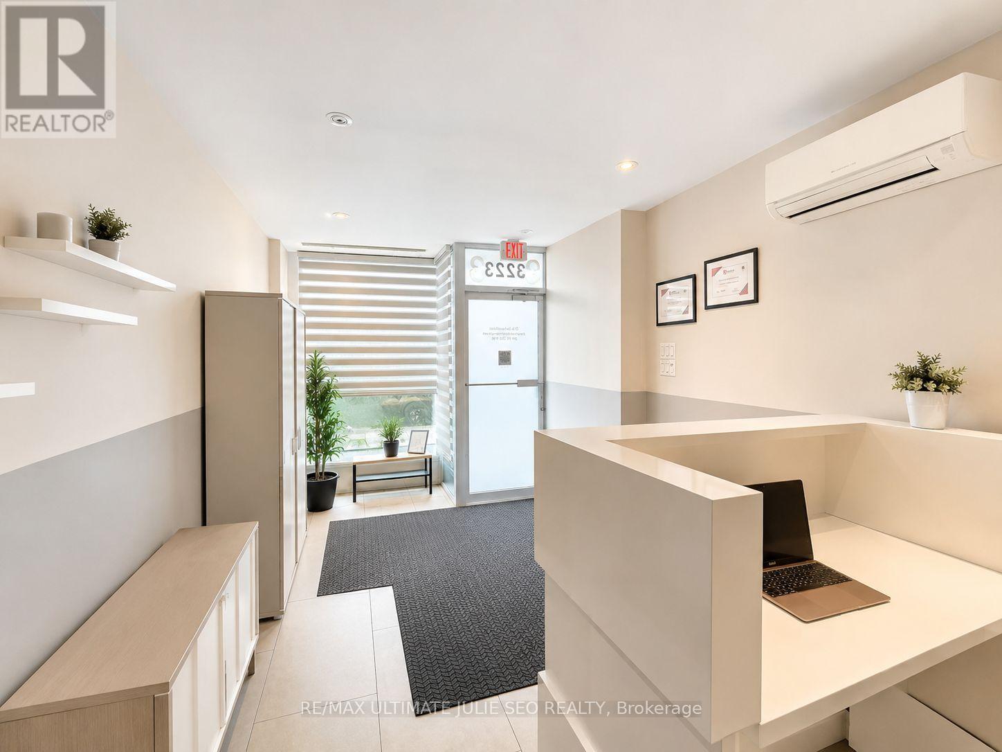 3223 Yonge Street, Toronto, Ontario  M4N 2L3 - Photo 5 - C13120568