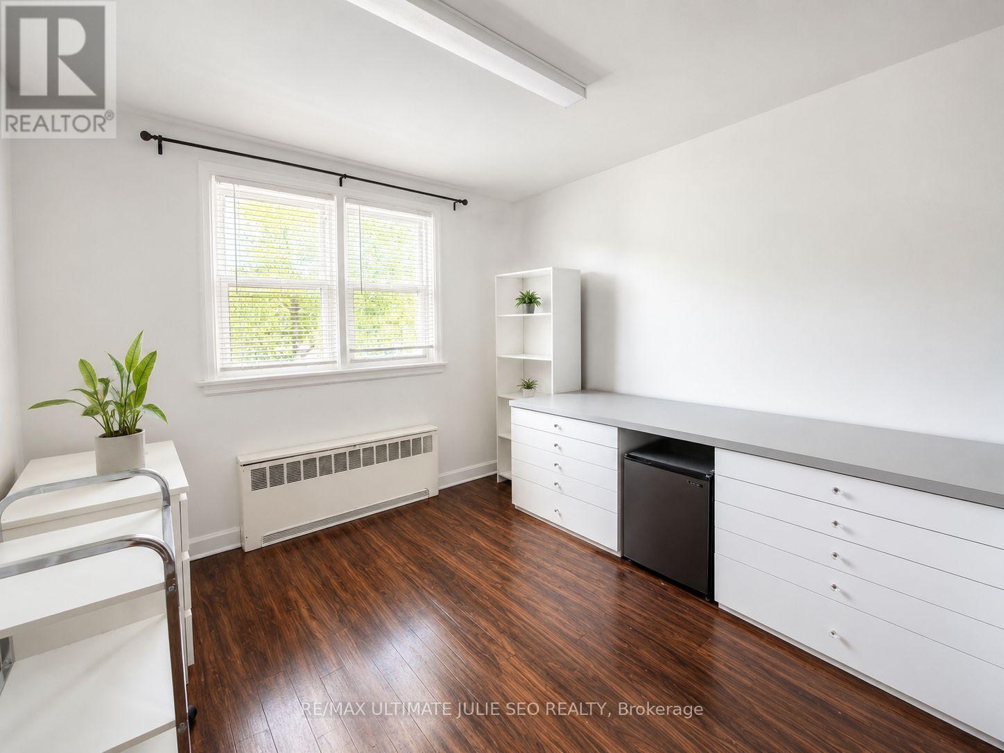 3223 Yonge Street, Toronto, Ontario  M4N 2L3 - Photo 10 - C13120568