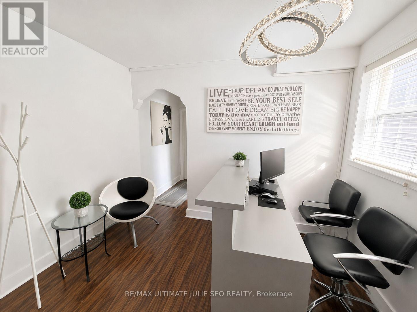 3223 Yonge Street, Toronto, Ontario  M4N 2L3 - Photo 8 - C13120568